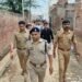 मथुरा के मिनी जामताड़ा पर बड़ा एक्शन, पुलिस ने एक साथ डेढ़ दर्जन गांवों में दी दबिश, 100 से अधिक को उठाया, Uttar-pradesh Hindi News