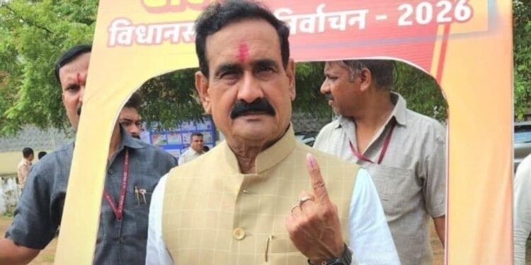 दतिया उपचुनाव: डॉ. नरोत्तम मिश्रा ने किया मतदान, वायरल पत्र को बताया फर्जी, भाजपा के पक्ष में माहौल का दावा, मध्य प्रदेश वीडियो न्यूज