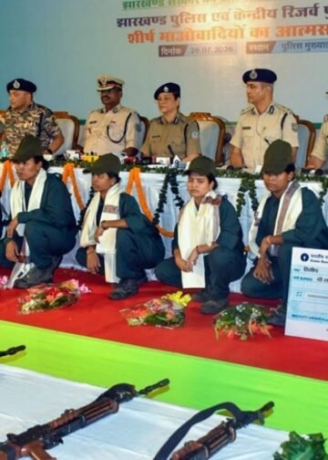 झारखंड में बड़ी कामयाबी; 1 करोड़ का इनामी टॉप नक्सली मिसिर बेसरा गिरफ्तार, Jharkhand Hindi News