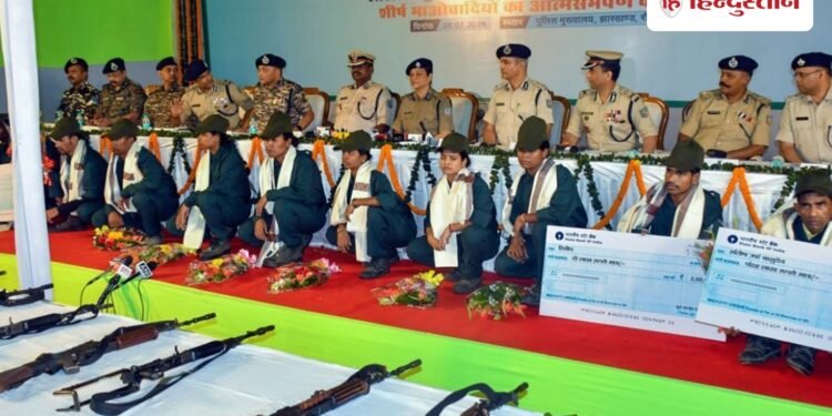 झारखंड में बड़ी कामयाबी; 1 करोड़ का इनामी टॉप नक्सली मिसिर बेसरा गिरफ्तार, Jharkhand Hindi News