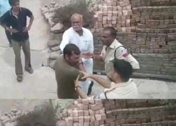 शाजापुर के उचोद में सरपंच पर पीड़ित से मारपीट का आरोप, वीडियो वायरल के 6 दिन बाद FIR, मध्य प्रदेश वीडियो न्यूज