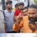 शिवपुरी में 10-12 घंटे बिजली कटौती से ग्रामीण नाराज, सरपंच सड़क पर लेटे; 3 घंटे चक्काजाम, मध्य प्रदेश वीडियो न्यूज