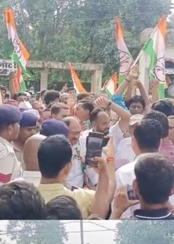 उमरिया: रानी दुर्गावती चौक पर कांग्रेस का NEET पेपर लीक व जंतर-मंतर लाठीचार्ज के विरोध में धरना, राष्ट्रपति को ज्ञापन, मध्य प्रदेश वीडियो न्यूज