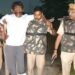 यूपी में तड़तड़ाईं पुलिस की गोलियां, हाफ एनकाउंटर कर शातिर बदमाश गिरफ्तार, Uttar-pradesh Hindi News