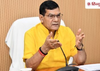 बिजली संकट पर मंत्री एके शर्मा का बड़ा ऐक्शन, एक्सईएन निलंबित, चीफ को प्रतिकूल प्रविष्टि, एई को चेताया, Uttar-pradesh Hindi News