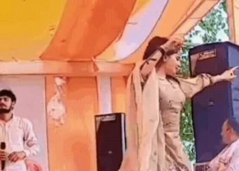 गोरे तन से सरकता जाए…BJP विधायक के शिलान्यास कार्यक्रम में डांसरों ने जमकर लगाए ठुमके, Uttar-pradesh Hindi News