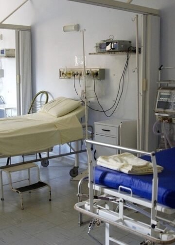 MP: अस्पताल के NICU में लगी आग, नवजात की जलने से मौत; 2 बच्चे बुरी तरह झुलसे, Madhya-pradesh Hindi News