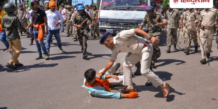 ‘विधानसभा मार्च’ में शामिल 300 लोगों पर FIR दर्ज, ‘उपद्रवियों’ की पहचान के लिए CCTV फुटेज खंगाल रही रांची पुलिस, Ranchi Hindi News