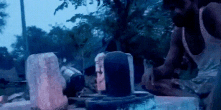 शिवपुरी में भगवान शिव-पार्वती की मूर्तियों से अभद्रता, आरोपी गिरफ्तार; पुलिस ने निकाला जुलूस