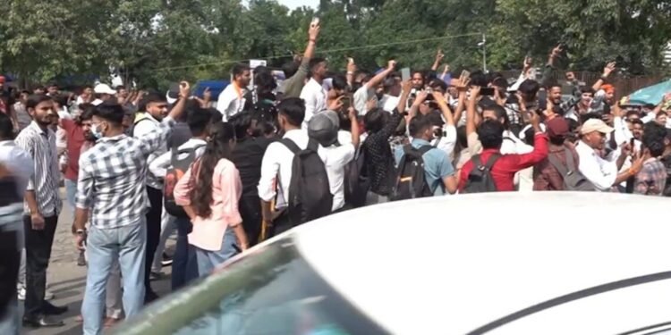 दिल्ली में UGC पर फिर हंगामा; जंतर-मंतर और सीपी पहुंचे प्रदर्शनकारी, फोर्स तैनात, Ncr Hindi News