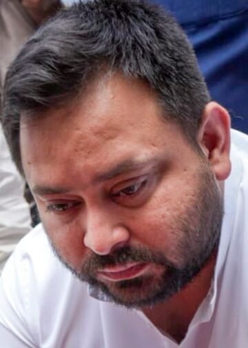 चंद्रेश्वर मर्डर पर सियासत सुलगी, तेजस्वी रोहतास पहुंचे, कहा- मजदूरी मांगने पर अजीत तिवारी ने गोली मार दी, Bihar Hindi News