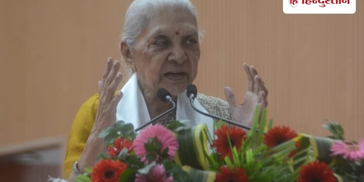 विश्वविद्यालय के हॉस्टलों में पहुंच रहा नशे का सामान, राज्यपाल आनंदीबेन पटेल ने जताई नाराजगी, Uttar-pradesh Hindi News
