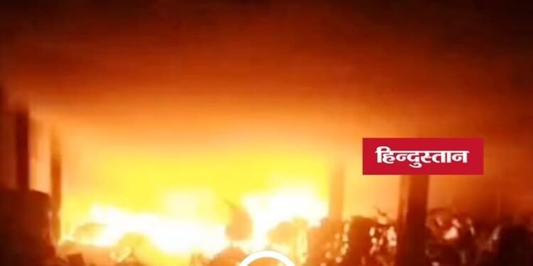 सिंगरौली के सरई क्षेत्र में कैलाश मोटर्स के गोदाम में भीषण आग, ऑटो पार्ट्स जलकर खाक, लाखों का नुकसान, मध्य प्रदेश वीडियो न्यूज