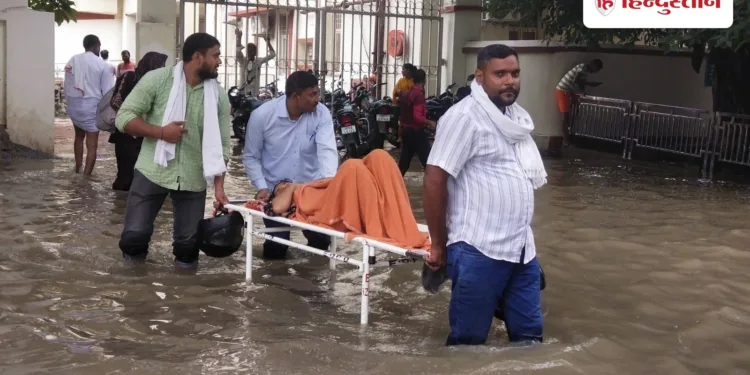 वाराणसी में बारिश का कहर, बीएचयू अस्पताल समेत कई इलाकों में भरा पानी, 5 की जान भी गई, Uttar-pradesh Hindi News