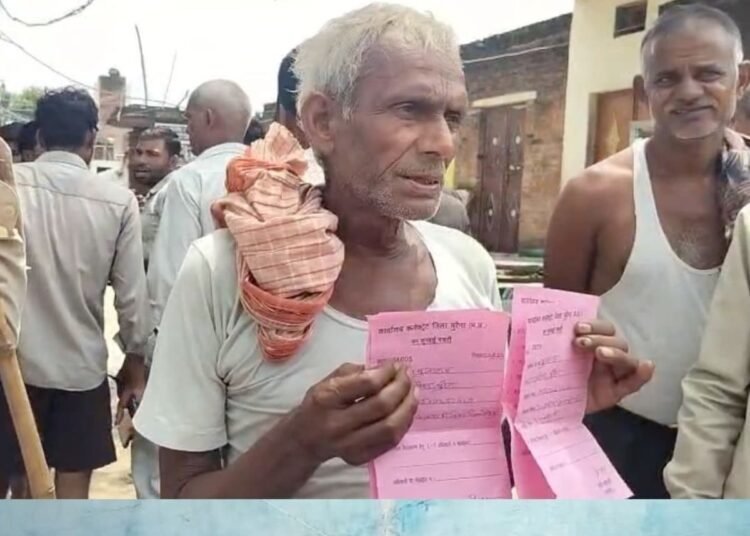 मुरैना में मुख्यमंत्री आवास योजना की तीसरी किस्त अटकी, हितग्राही ने पंचायत सचिव पर लगाए आरोप, मध्य प्रदेश वीडियो न्यूज