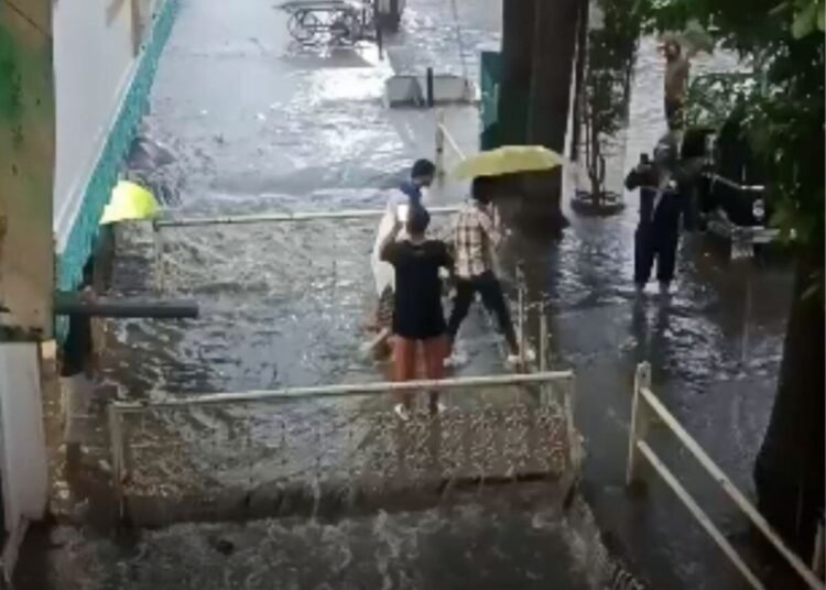 मध्यप्रदेश में भारी बारिश का अलर्ट, 21 जिलों में चेतावनी; भोपाल में स्कूल बंद, मध्य प्रदेश वीडियो न्यूज