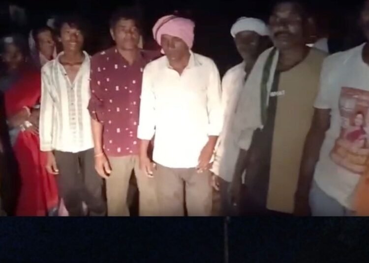 मध्य प्रदेश के बैतूल में 11 केवी पोल टूटने से 5 गांव 6 दिन से अंधेरे में, ग्रामीणों ने आंदोलन की चेतावनी दी, मध्य प्रदेश वीडियो न्यूज