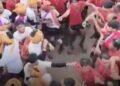 मुरैना के टेलरी वाले भोले बाबा मंदिर में पहले कांवड़ चढ़ाने को लेकर भिड़े डाक कांवड़िए, मारपीट का VIDEO वायरल, मध्य प्रदेश वीडियो न्यूज