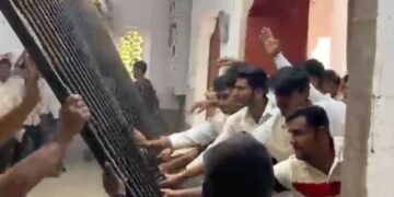 इंदौर DAVV में IPS कॉलेज के छात्रों का हंगामा, यूनिवर्सिटी गेट तोड़ने पर 10 छात्राओं पर केस, मध्य प्रदेश वीडियो न्यूज