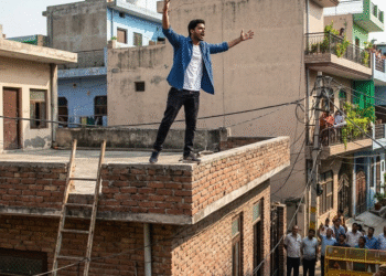 नशेड़ी देवर ने भाभी संग कर डाला ‘कांड’, छत पर चढ़कर तीन घंटे तक किया ड्रामा, कैसे उतरा नीचे?, Uttar-pradesh Hindi News