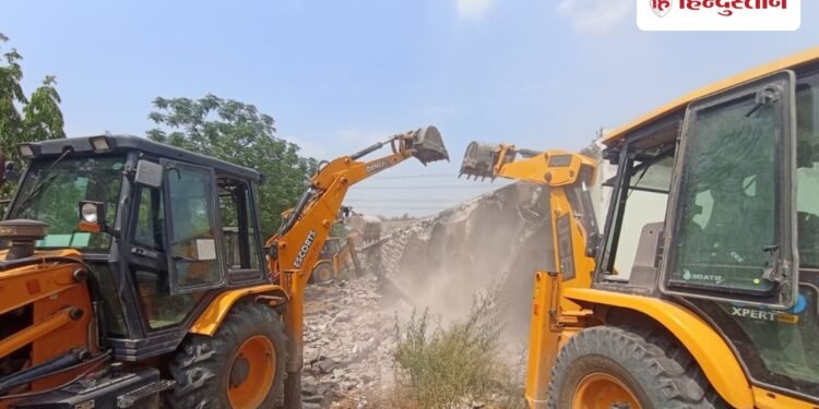 धनबाद में गरजा बुलडोजर! BCCL ने ढहा दिए 16 घर; क्या थी वजह, Jharkhand Hindi News