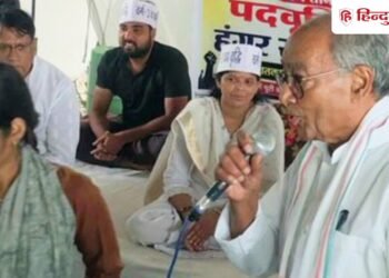 …तो भूख हड़ताल पर बैठेंगे दिग्विजय सिंह, धरना दे रहे अभ्यर्थियों के बीच पहुंचे पूर्व सीएम ने दी चेतावनी, Madhya-pradesh Hindi News