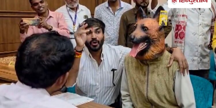 कलेक्ट्रेट में डॉगी मास्क पहन पहुंचा था, ‘जेन-जी स्टाइल’ प्रोटेस्ट के बाद अब सता रहा जान का खतरा; क्या वजह?, Khandwa Hindi News