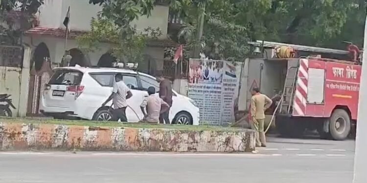 सिंगरौली में फायर ब्रिगेड से विधायक की गाड़ी धोने का आरोप, सरकारी संसाधनों के इस्तेमाल पर बवाल, मध्य प्रदेश वीडियो न्यूज