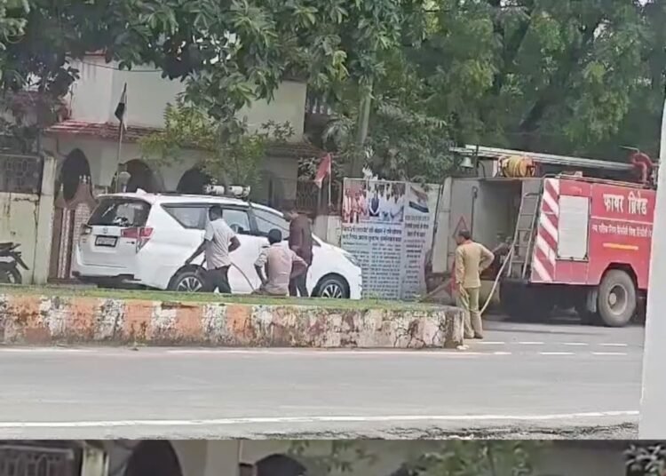 सिंगरौली में फायर ब्रिगेड से विधायक की गाड़ी धोने का आरोप, सरकारी संसाधनों के इस्तेमाल पर बवाल, मध्य प्रदेश वीडियो न्यूज