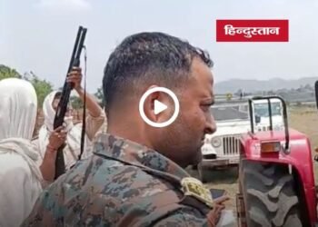 सिंगरौली के माझी गांव में ट्रैक्टर जब्ती को लेकर वन विभाग और ग्रामीणों में विवाद, हवाई फायरिंग का वीडियो वायरल, मध्य प्रदेश वीडियो न्यूज
