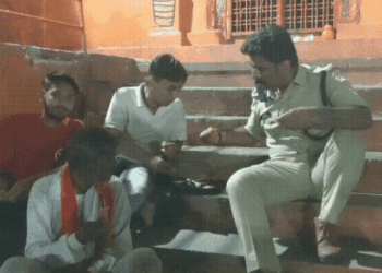 वर्दी भी, हमदर्दी भी; दिल छू लेगा उज्जैन SP प्रदीप शर्मा का ये वीडियो वायरल, Madhya-pradesh Hindi News