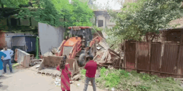 सिंहस्थ 2028 से पहले उज्जैन में JCB ऐक्शन, हरसिद्धि मंदिर के पास अवैध निर्माण पर चला बुलडोजर, Madhya-pradesh Hindi News