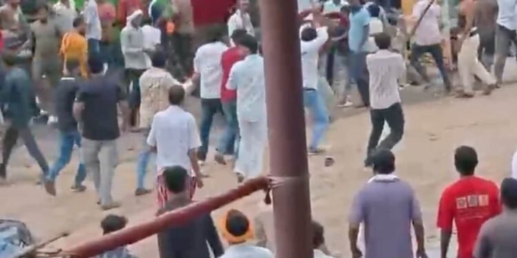 ग्वालियर के छीमक बस स्टैंड पर पिता-पुत्र से मारपीट, वायरल वीडियो के आधार पर जांच शुरू, मध्य प्रदेश वीडियो न्यूज