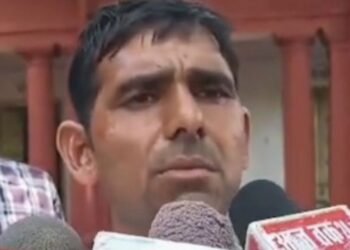 शिवपुरी में हाईकोर्ट के आदेश के बाद भी रोजगार सहायक की नौकरी नहीं, जनसुनवाई में पहुंचा अभ्यर्थी, मध्य प्रदेश वीडियो न्यूज