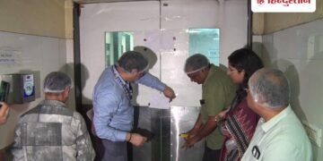 चूहे की लीद, कॉकरोच और बिना तारीख वाला खाना; MP के फाइव स्टार होटल की किचन का नाजारा देख उड़े होश, Madhya-pradesh Hindi News