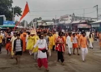बैतूल की 120 KM कांवड़ यात्रा में उमड़ा जनसैलाब, चिचोली में शिवभक्तों पर हुई पुष्पवर्षा, मध्य प्रदेश वीडियो न्यूज