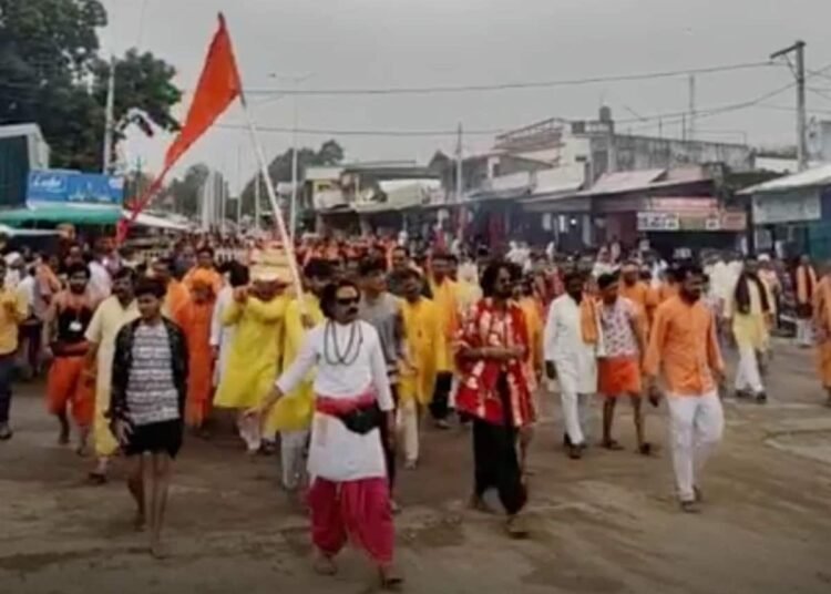 बैतूल की 120 KM कांवड़ यात्रा में उमड़ा जनसैलाब, चिचोली में शिवभक्तों पर हुई पुष्पवर्षा, मध्य प्रदेश वीडियो न्यूज