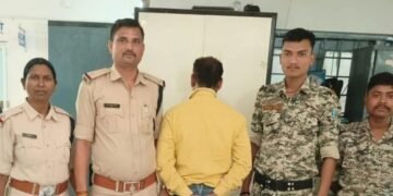 डिंडौरी में कबाड़ की दुकान की आड़ में अवैध शराब का कारोबार, 107 लीटर शराब जब्त, मध्य प्रदेश वीडियो न्यूज