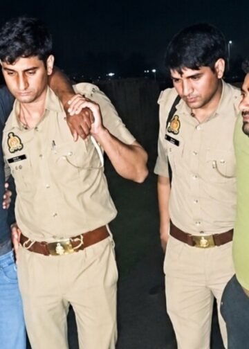 पत्नी को ब्लैकमेल करता था छात्र; पति ने कर दी हत्या, पुलिस ने एनकाउंटर में दबोचा, Uttar-pradesh Hindi News