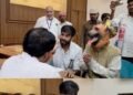 खंडवा में कुत्ते का मुखौटा पहन जनसुनवाई में पहुंचा फरियादी, श्वान बधियाकरण में भ्रष्टाचार का आरोप, मध्य प्रदेश वीडियो न्यूज