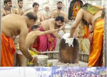 उज्जैन महाकाल मंदिर में सावन की पहली सोमवारी पर 1.50 लाख श्रद्धालुओं ने किए दर्शन, लंबी कतारों के बीच सुगम व्यवस्था, मध्य प्रदेश वीडियो न्यूज