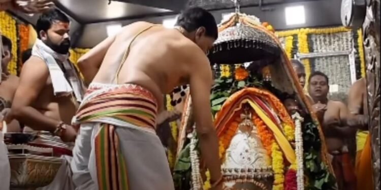 उज्जैन में सावन सोमवार और नागपंचमी एक साथ, 24 घंटे खुले रहेंगे नागचंद्रेश्वर मंदिर के पट, 10 लाख भक्तों की उम्मीद, मध्य प्रदेश वीडियो न्यूज