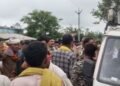 डिंडौरी के कौड़ियां गांव में युवक की संदिग्ध मौत पर परिजनों का प्रदर्शन, हत्या की आशंका में नेशनल हाईवे जाम, मध्य प्रदेश वीडियो न्यूज
