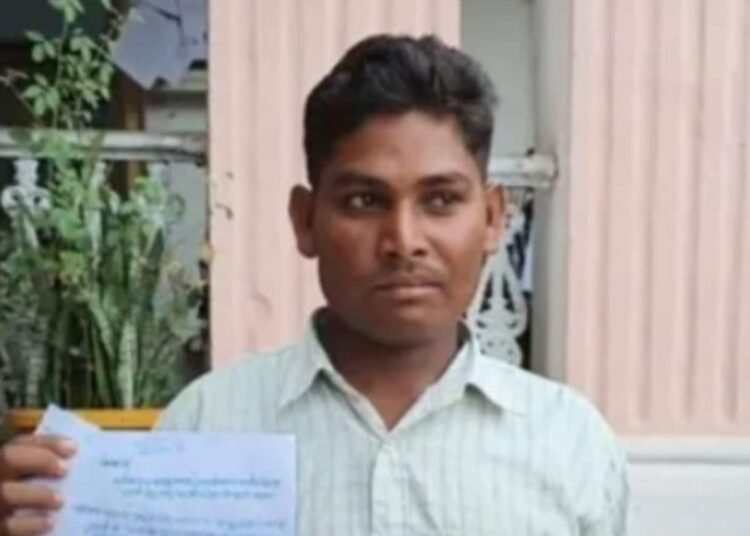 शिवपुरी के रन्नौद में जिंदा आदिवासी युवक को सरकारी रिकॉर्ड में मृत घोषित किया, तीन साल से सुधार की मांग, मध्य प्रदेश वीडियो न्यूज