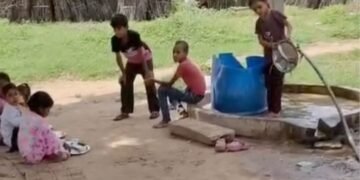 मुरैना के पोरसा सरकारी स्कूल में बच्चों से बर्तन-सफाई कराने का आरोप, BEO से शिकायत, मध्य प्रदेश वीडियो न्यूज