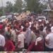 नरसिंहपुर में मूंग खरीदी में भेदभाव का आरोप, किसानों ने ट्रैक्टर-ट्रॉलियों से लगाया जाम, मध्य प्रदेश वीडियो न्यूज
