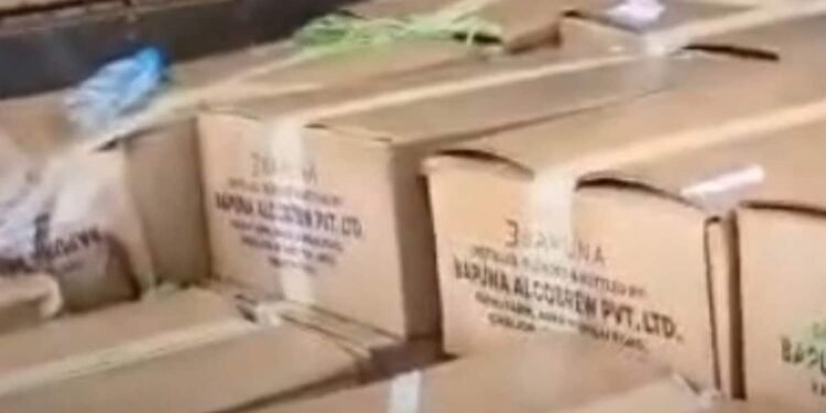 मुरैना में पुलिस की बड़ी कार्रवाई, 35 पेटी अवैध शराब और 315 बोर की बंदूक बरामद, मध्य प्रदेश वीडियो न्यूज
