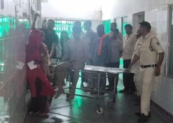 मुरैना के सिहोनिया में घर लौट रहे युवक पर फायरिंग, गोली लगने से गंभीर घायल, पुलिस जांच में जुटी, मध्य प्रदेश वीडियो न्यूज
