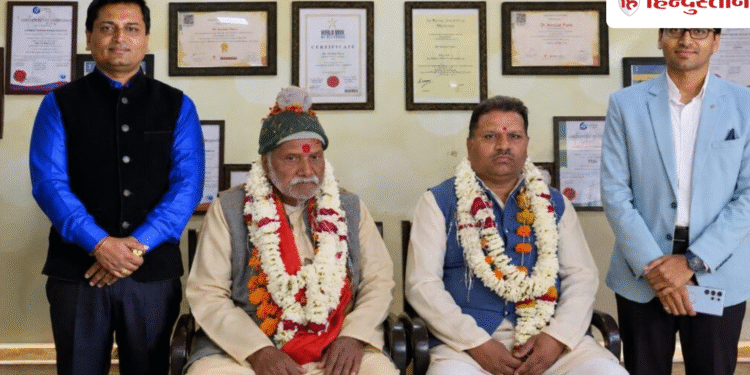 दशाश्वमेध घाट पर मिली गुरु-दीक्षा ने कबदली MP के दो भाइयों की जिंदगी, आज अंतरराष्ट्रीय स्तर पर बना ली पहचान, Madhya-pradesh Hindi News