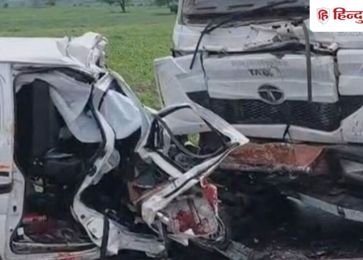 उज्जैन में महाकाल के दर्शन कर लौट रहे 6 श्रद्धालुओं की मौत, रॉन्ग साइड से आ रहे ट्रॉला ने मारी टक्कर, Madhya-pradesh Hindi News